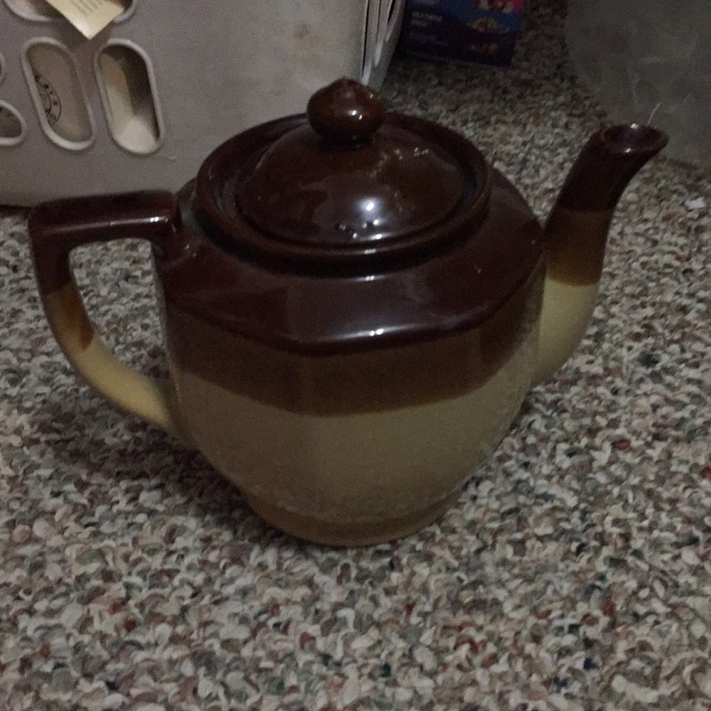 Tea pot